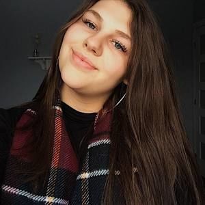 Meet your Posher, Laurie